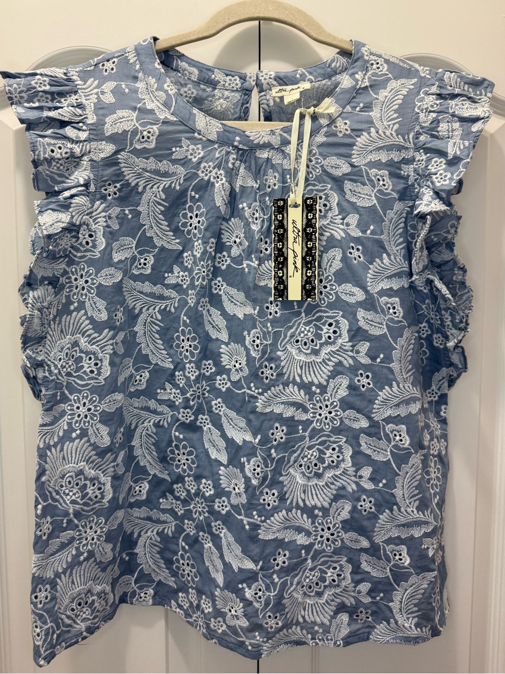 Blue White Floral Eyelet Embroidered 100% Cotton Ruffle Top NWT Size Large